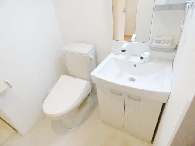 Room image 10