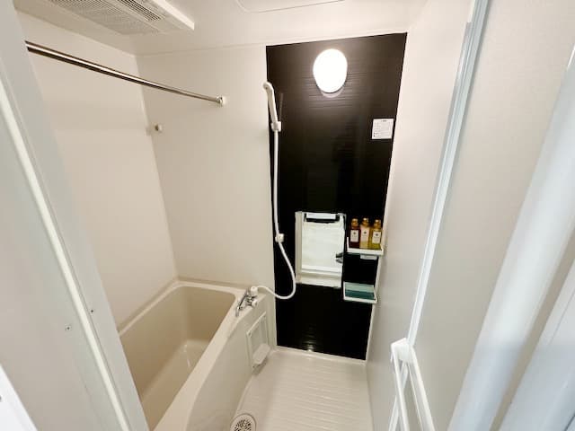 Room image 8