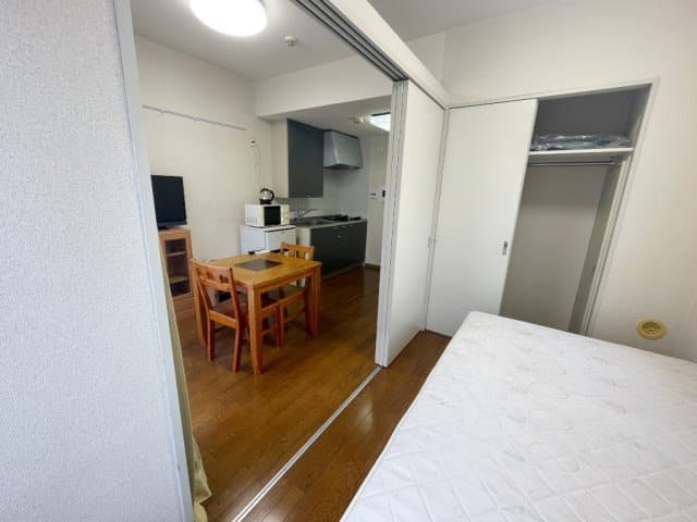 Room image 11