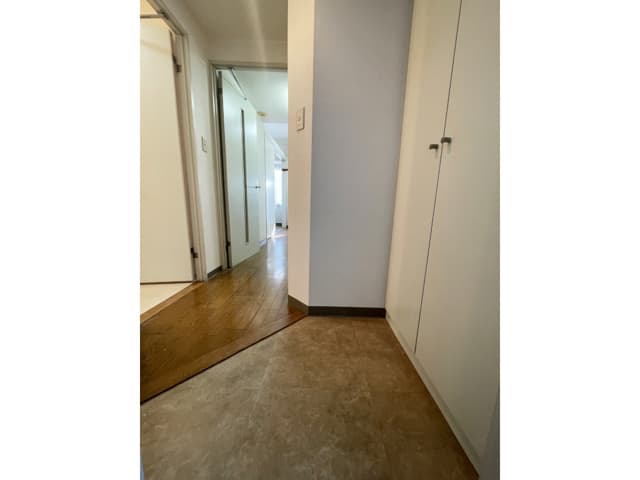 Room image 16