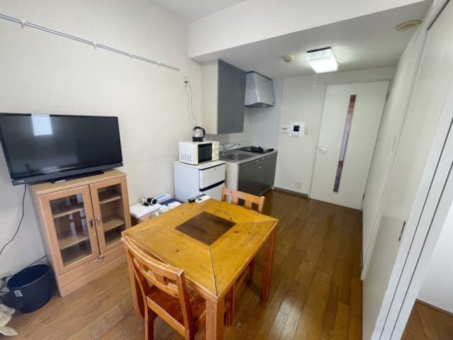 Room image 8
