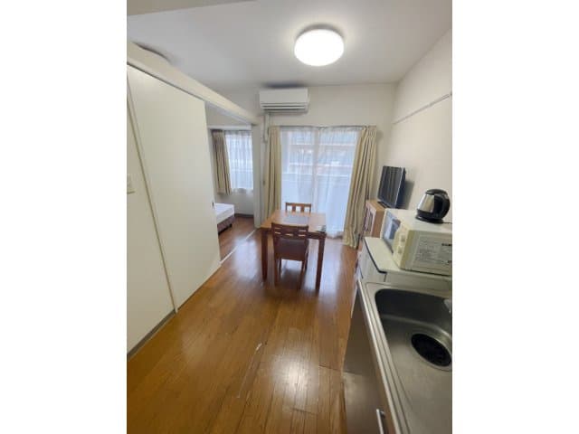 Room image 9