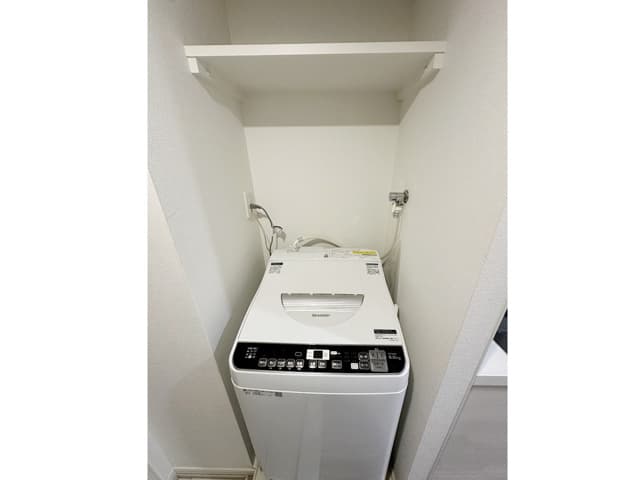 Room image 11