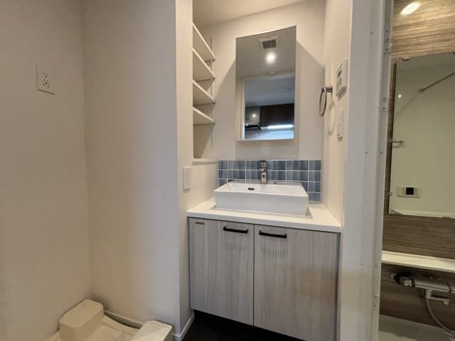 Room image 13