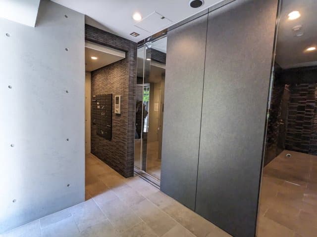 Room image 15