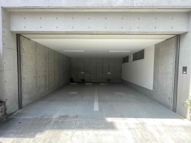 Room image 15