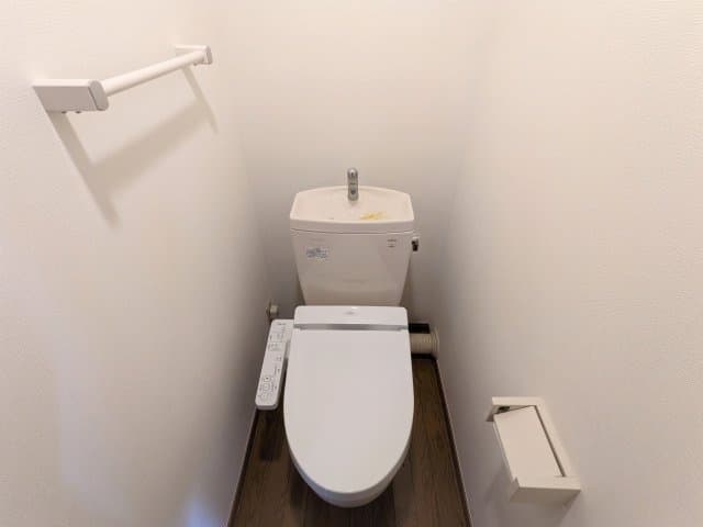 Room image 8