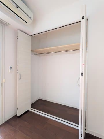 Room image 12