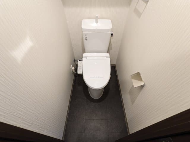 Room image 8