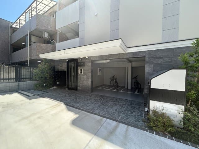 Room image 15