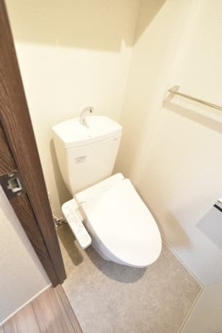Room image 8
