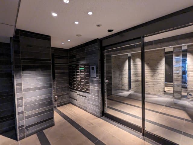 Room image 16