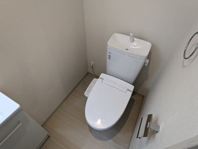 Room image 8
