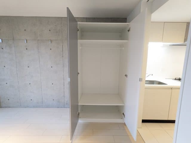 Room image 12