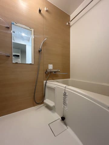 Room image 8