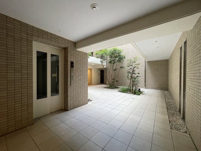 Room image 15