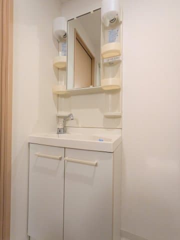 Room image 8