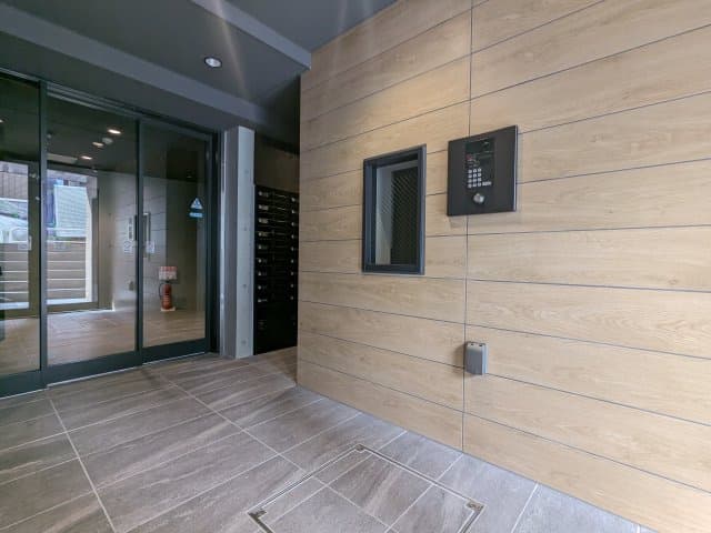 Room image 16