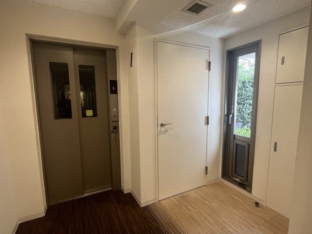 Room image 16