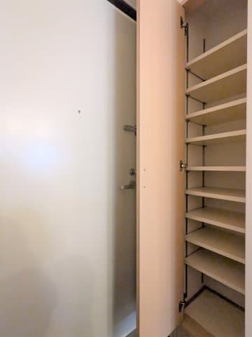 Room image 8