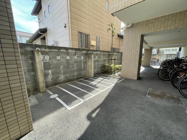 Room image 16