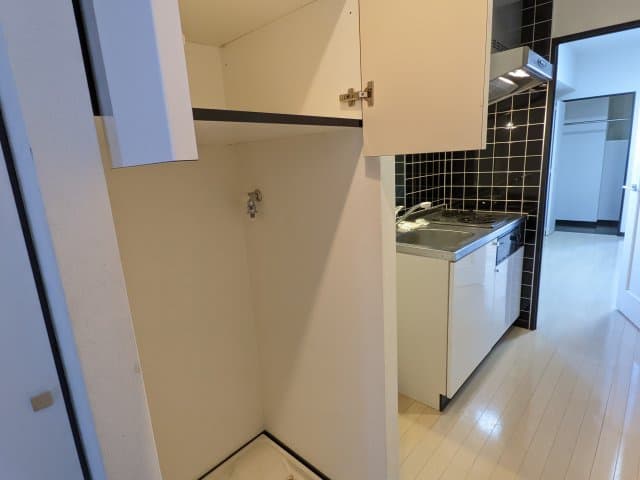 Room image 12