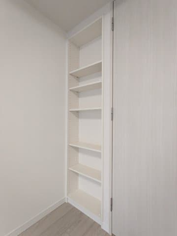 Room image 12
