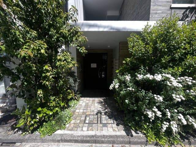 Room image 15