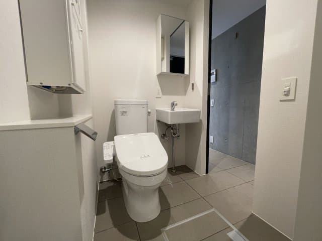 Room image 8