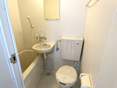 Room image 8
