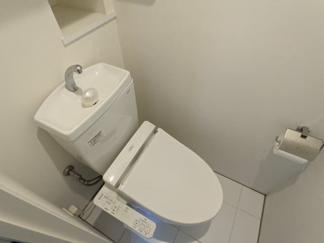 Room image 8