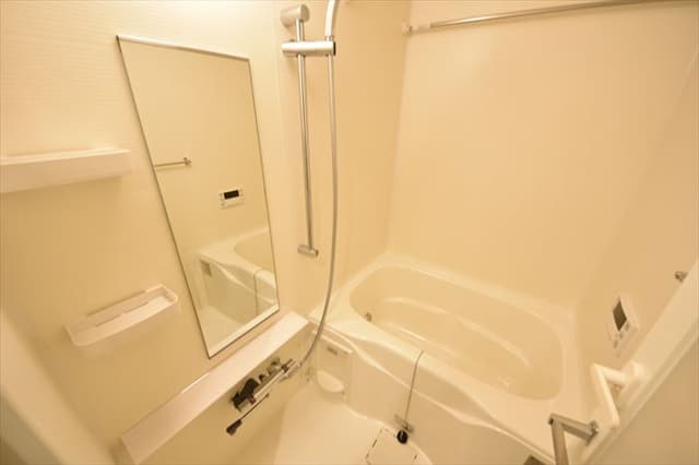 Room image 8