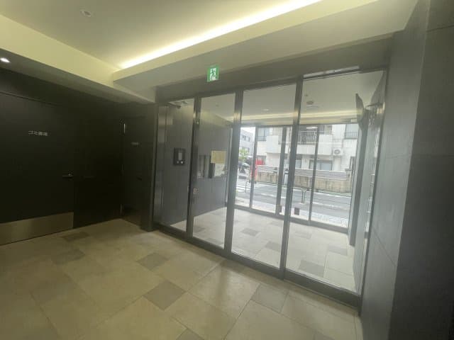 Room image 16