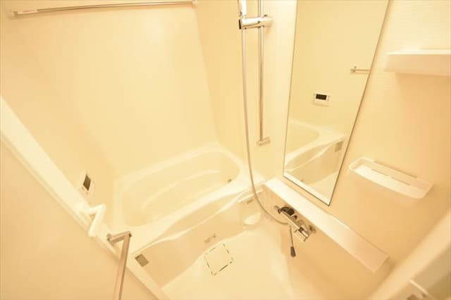 Room image 8