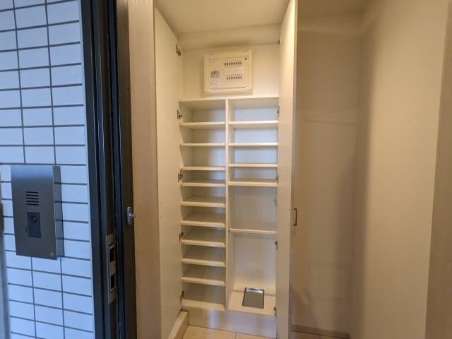 Room image 10