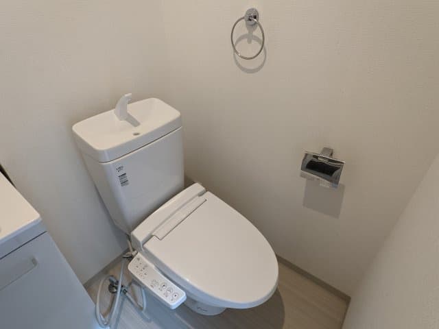 Room image 8
