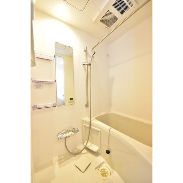 Room image 10