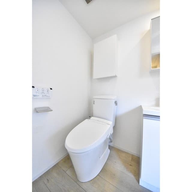 Room image 11