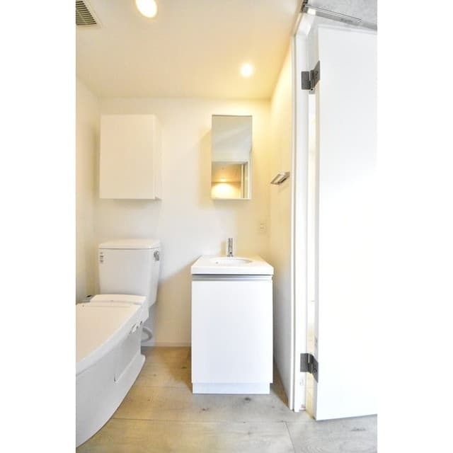 Room image 12