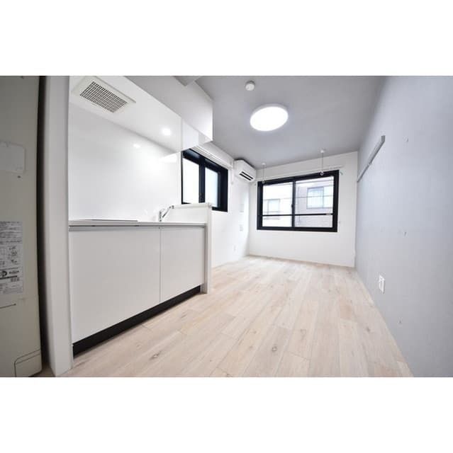 Room image 11