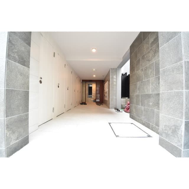 Room image 16
