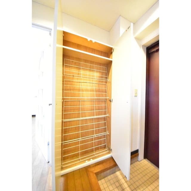 Room image 11
