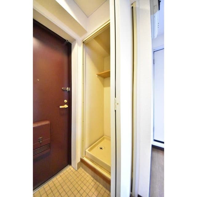 Room image 12
