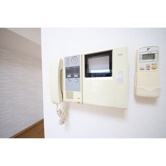 Room image 15
