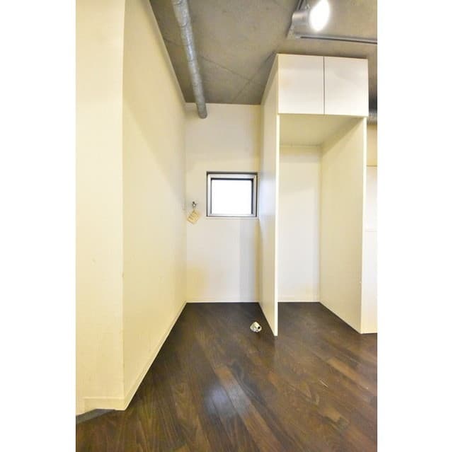 Room image 12
