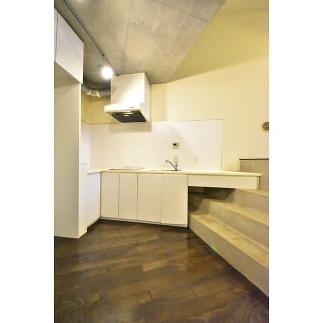 Room image 13