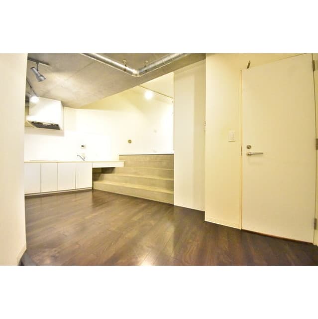 Room image 16