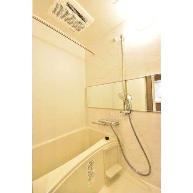 Room image 12