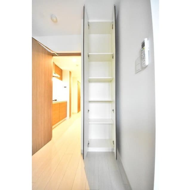 Room image 16