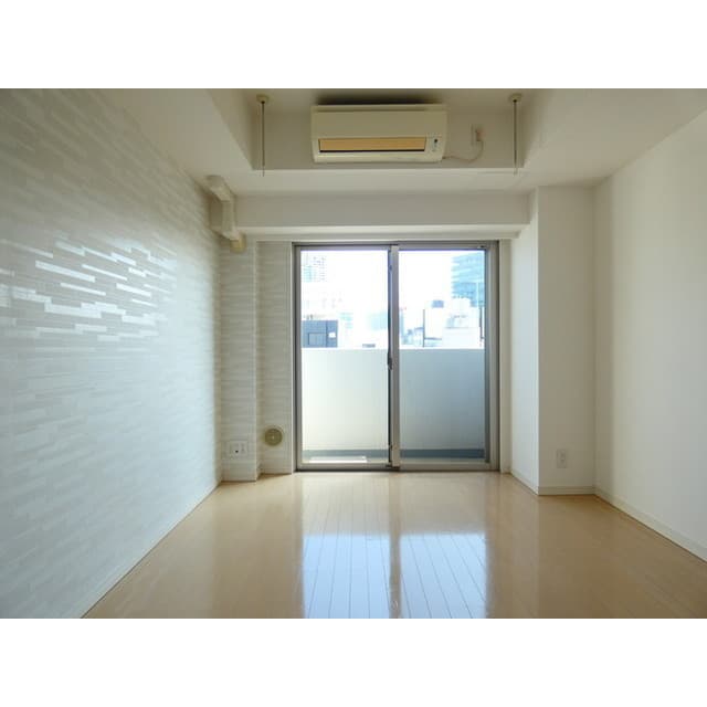 Room image 14